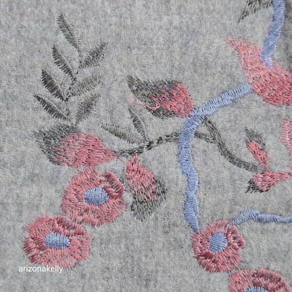 Embroidered Wool Scarf Floral Flowers - Picture 5 of 11